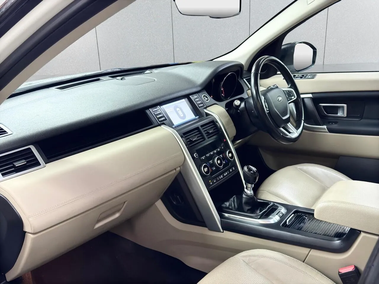 Land Rover Discovery Sport 2016 photo 3
