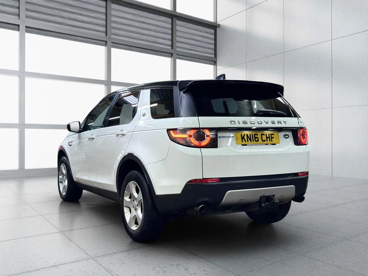 Land Rover Discovery Sport 2016 photo 4