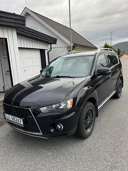 Mitsubishi Outlander 2010 photo 2