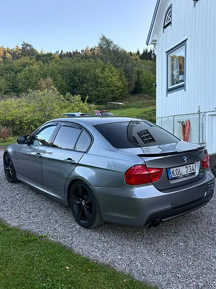BMW 320D 2010 photo 4