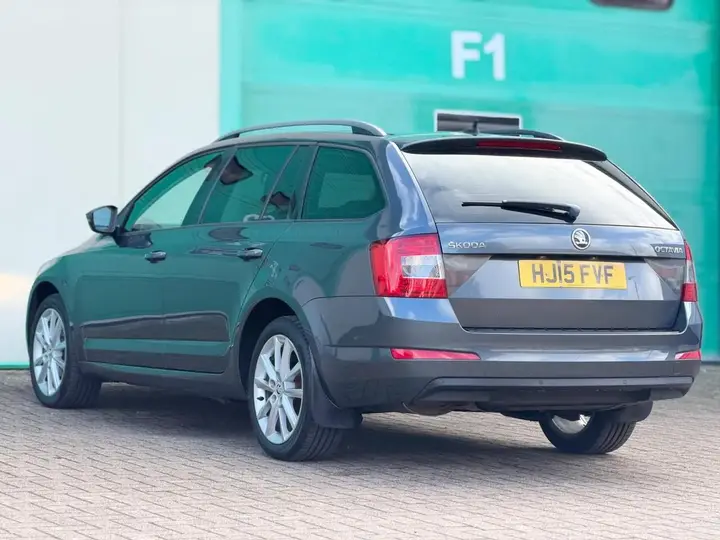 Skoda Octavia 2015 photo 2