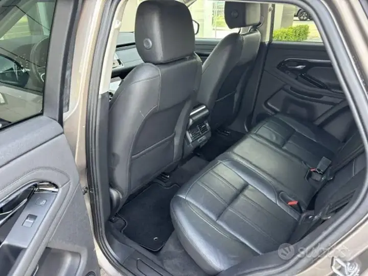 Land Rover Evoque 2022 photo 5