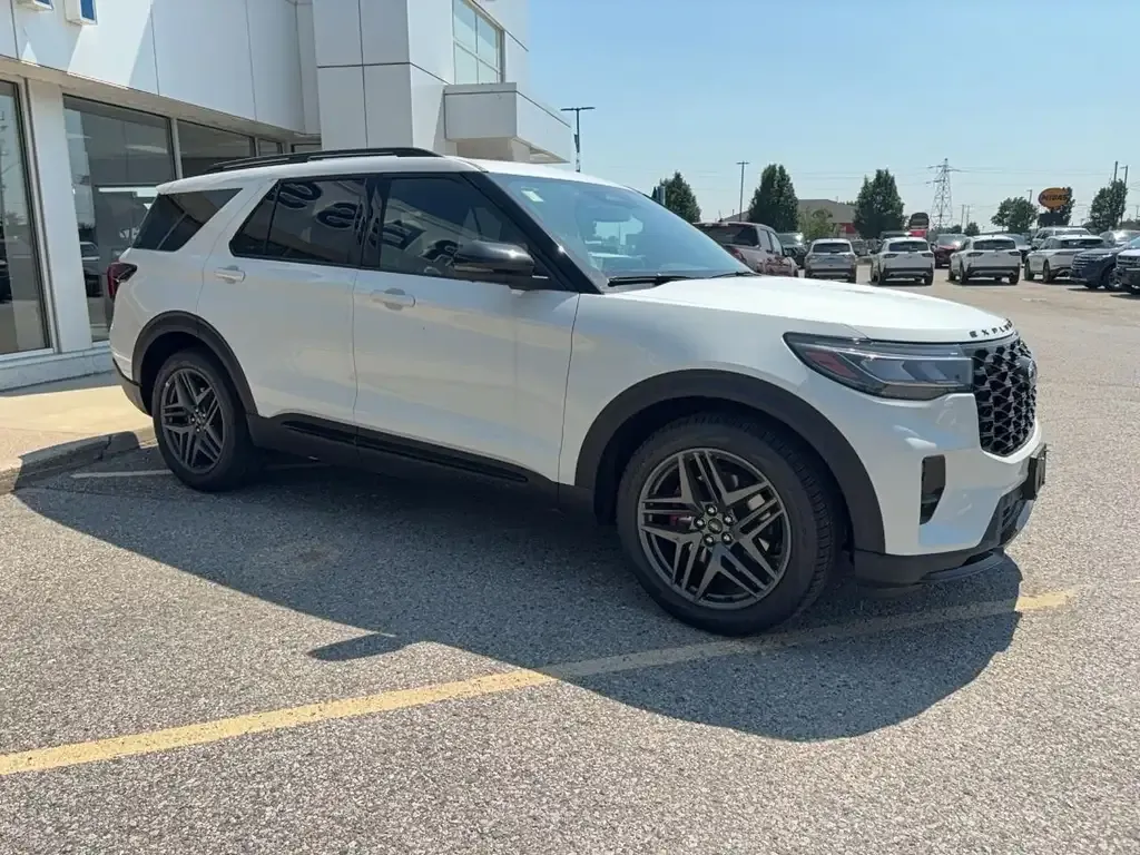 Ford Explorer 2026 photo 3