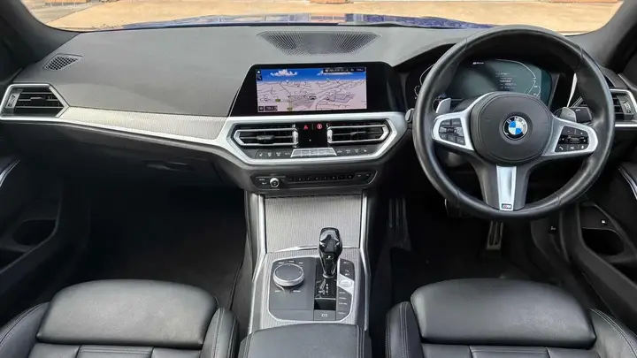 BMW 3 Series 2019 photo 3