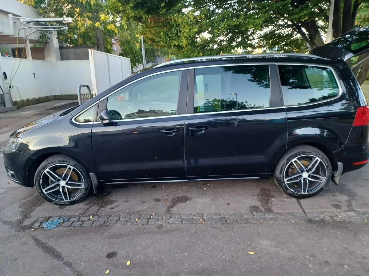 Seat Alhambra 2011 photo 2