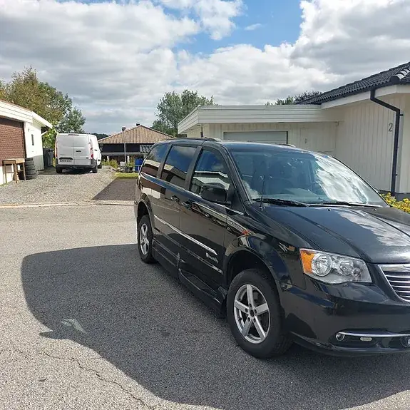 Chrysler Town & Country 2015 photo 4