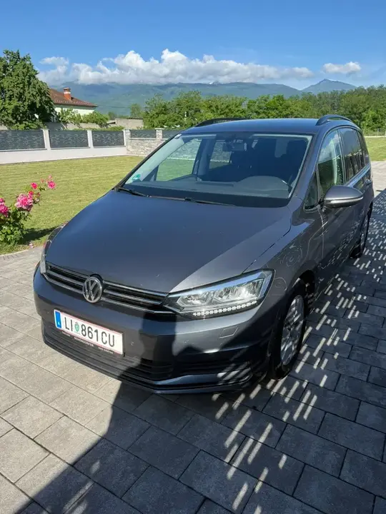 Volkswagen Touran 2016 photo 2