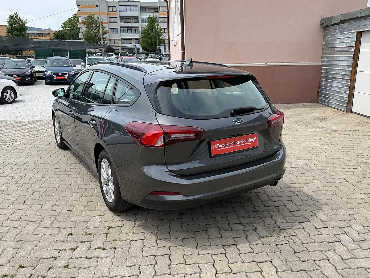 Ford Focus 2022 photo 3