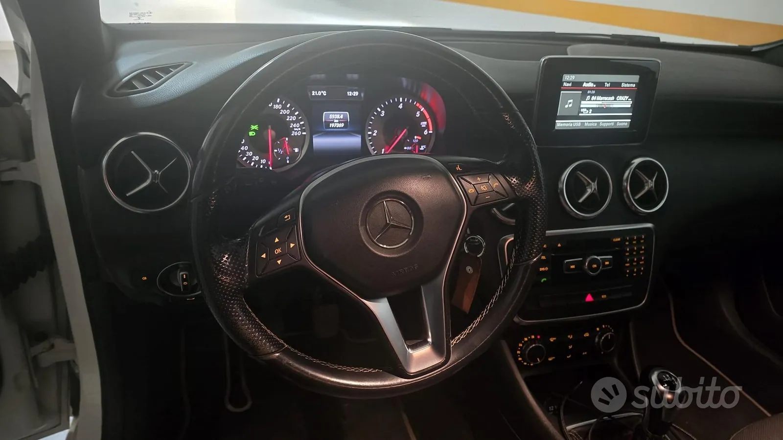 Mercedes-Benz A-Class 2014 photo 4