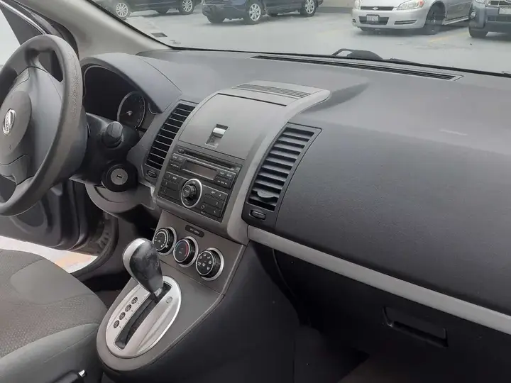 Nissan Sentra 2011 photo 5