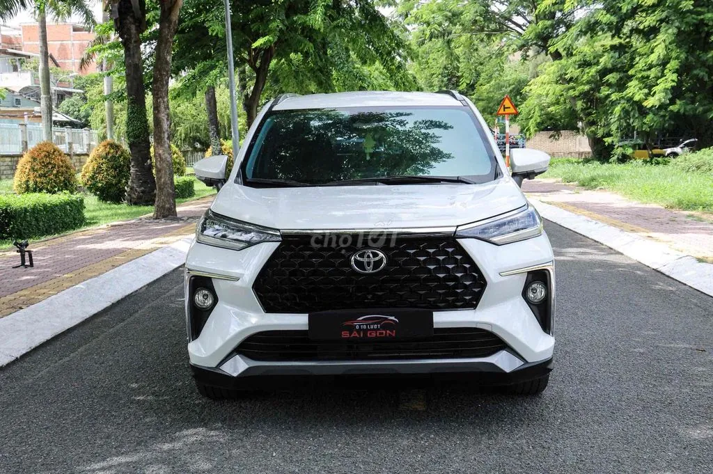 Toyota Veloz Cross