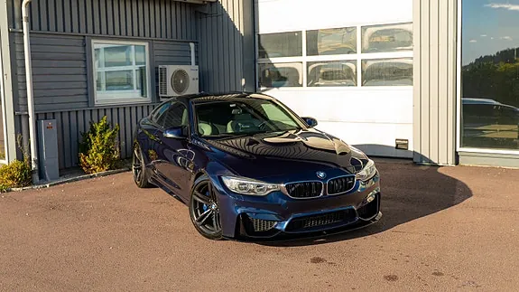 BMW M4 2015 photo 2