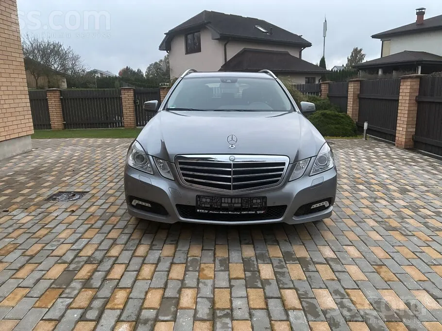 Mercedes-Benz E300 2010 photo 5