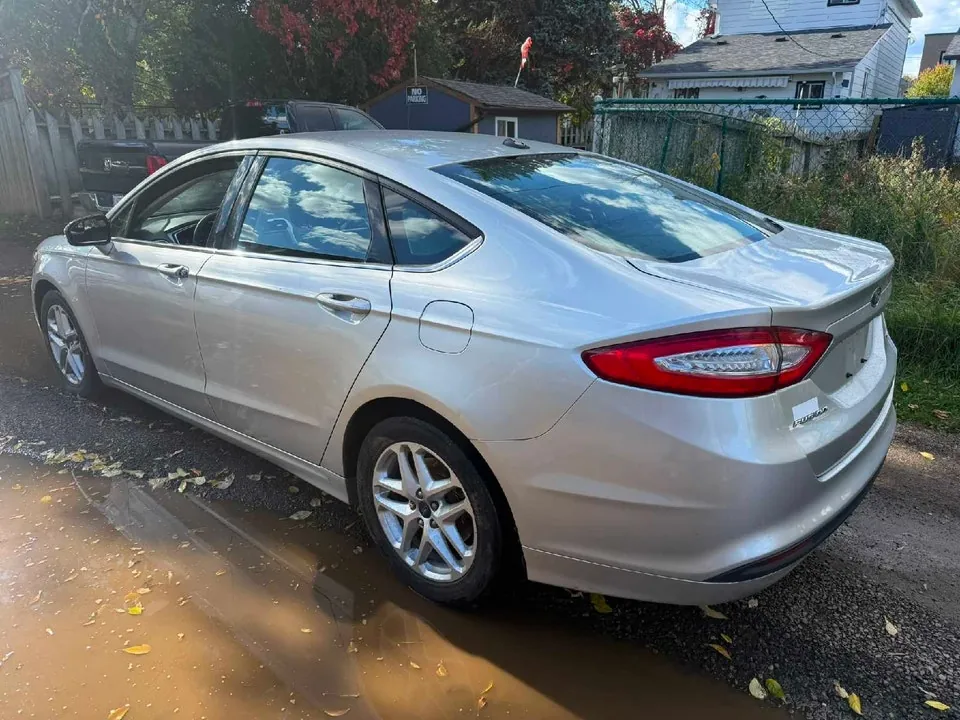 Ford Fusion 2013 photo 2