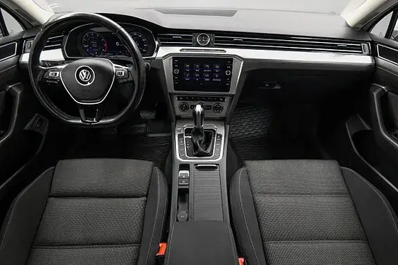 Volkswagen Passat 2018 photo 2