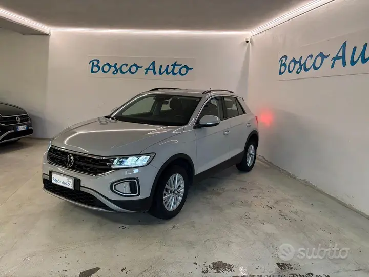 Volkswagen T-Roc 2023 photo 3