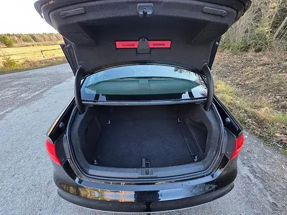 Audi A4 2014 photo 4