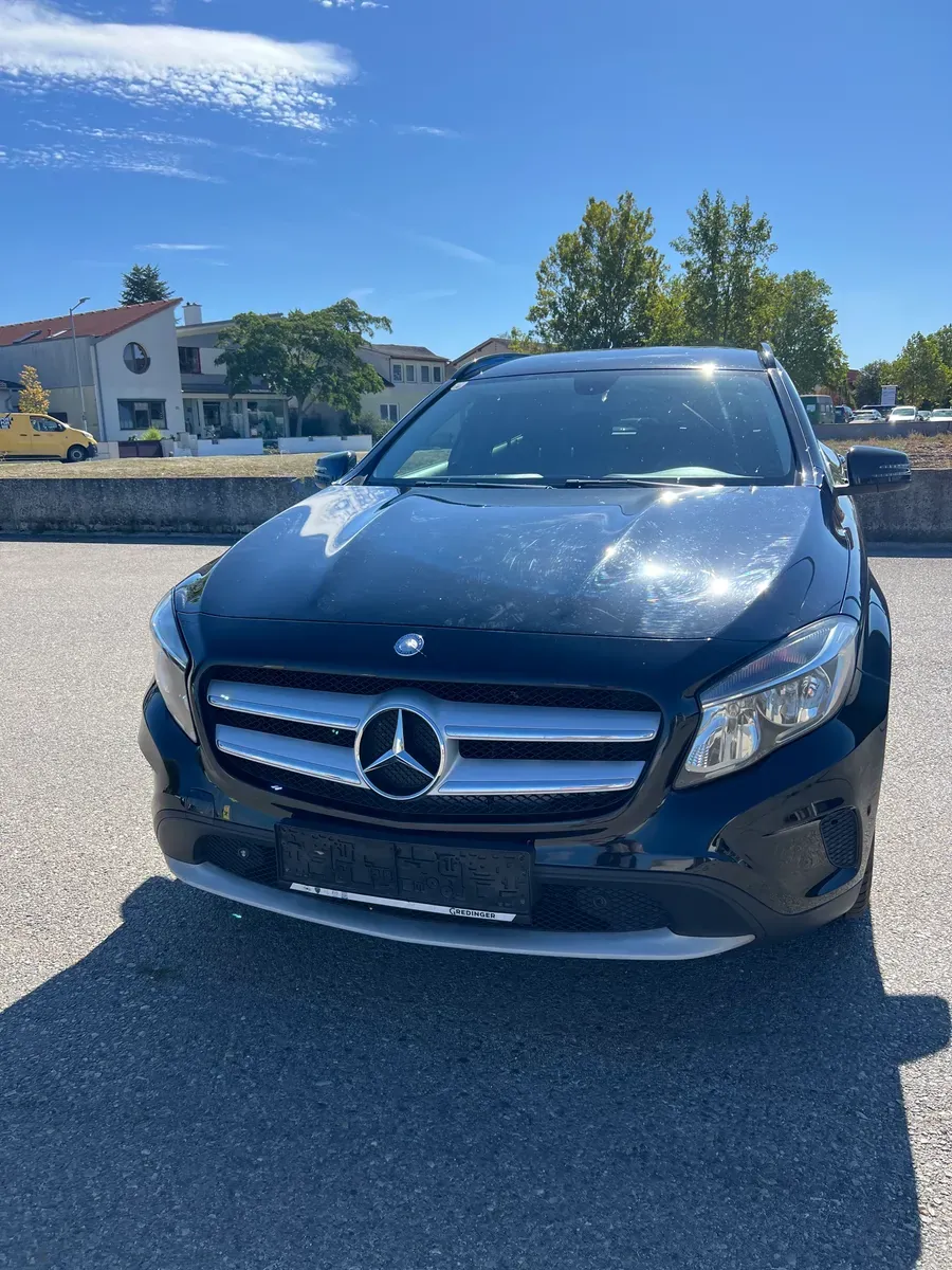 Mercedes-Benz Gla Class 2015 photo 2