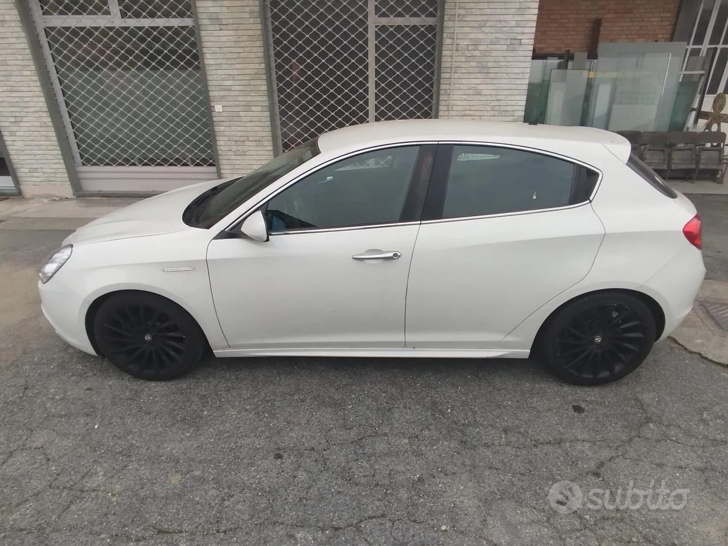 Alfa Romeo Giulietta 2011 photo 3