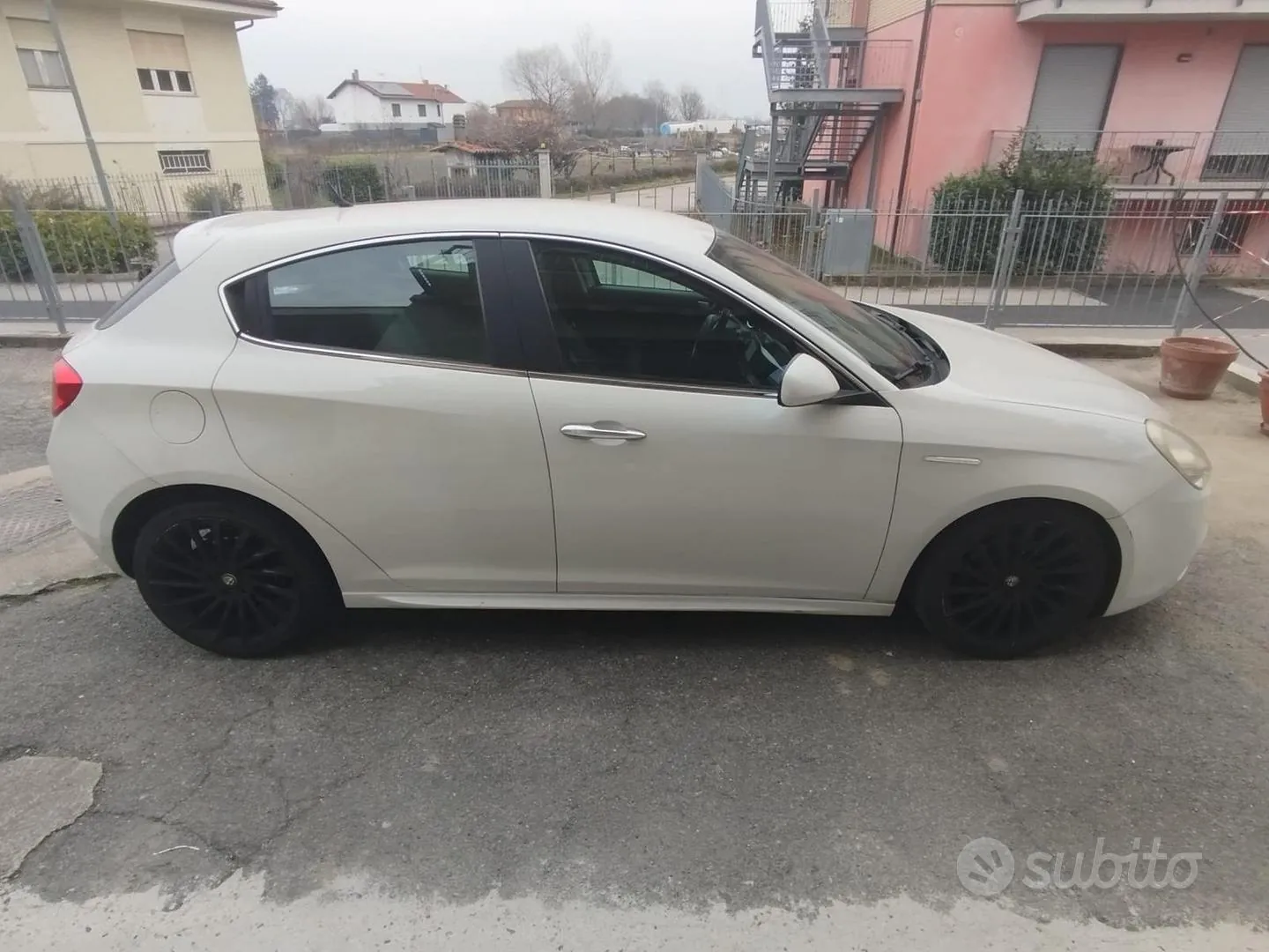 Alfa Romeo Giulietta 2011 photo 4