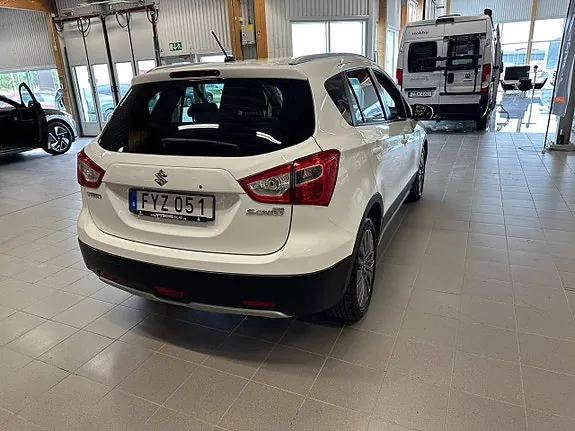 Suzuki S-Cross 2015 photo 5