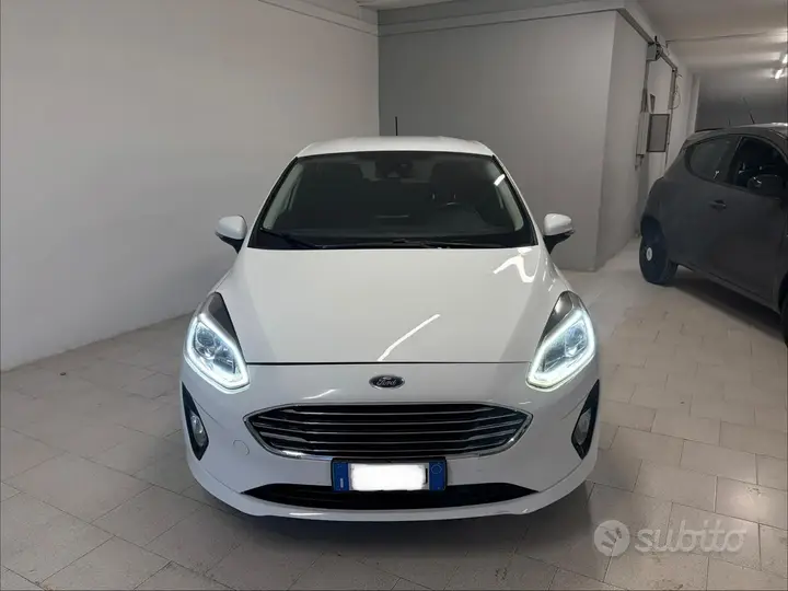 Ford Fiesta 2017 photo 2