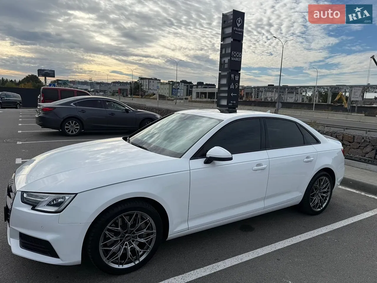 Audi A4 2017 photo 4