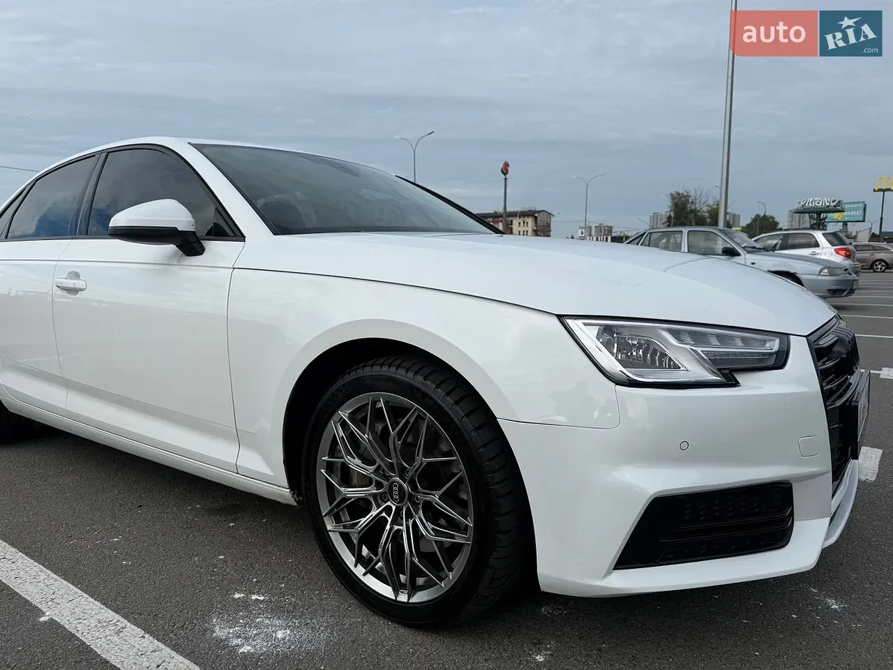 Audi A4 2017 photo 2