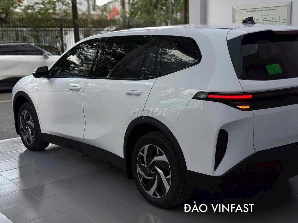 Vinfast Limo 2026 photo 3