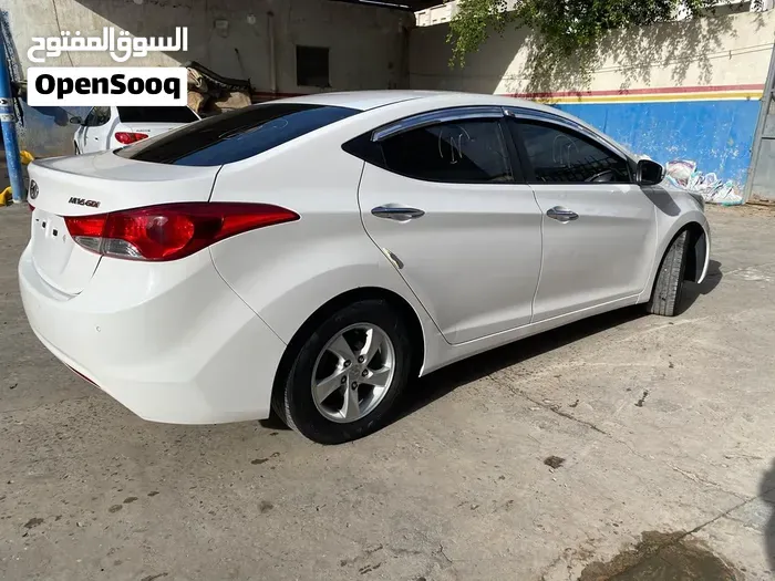 Hyundai Avante 2012 photo 4