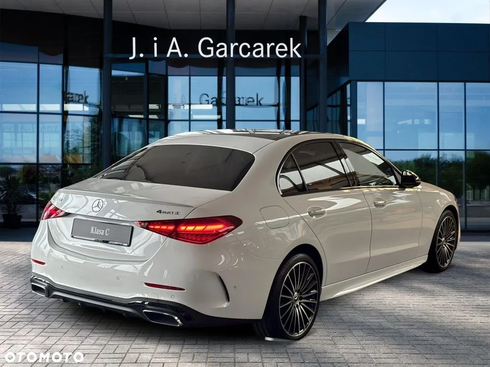 Mercedes-Benz C-Class 2025 photo 3