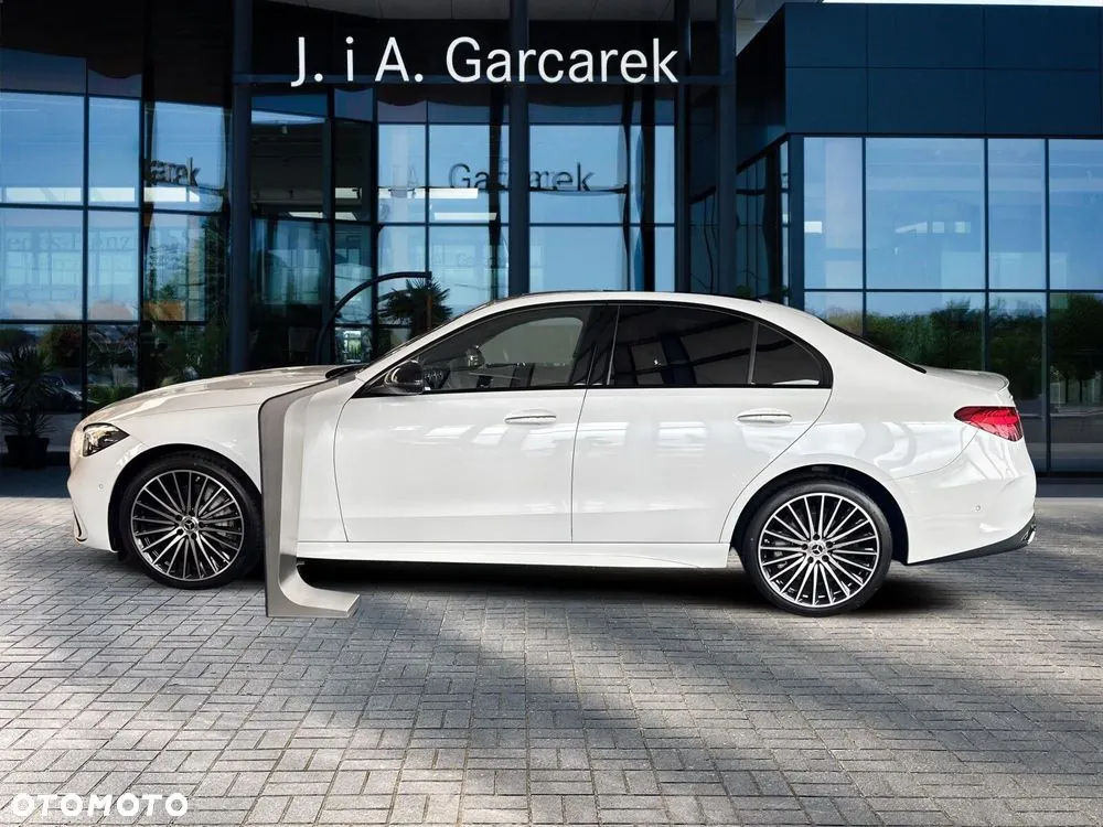 Mercedes-Benz C-Class 2025 photo 2