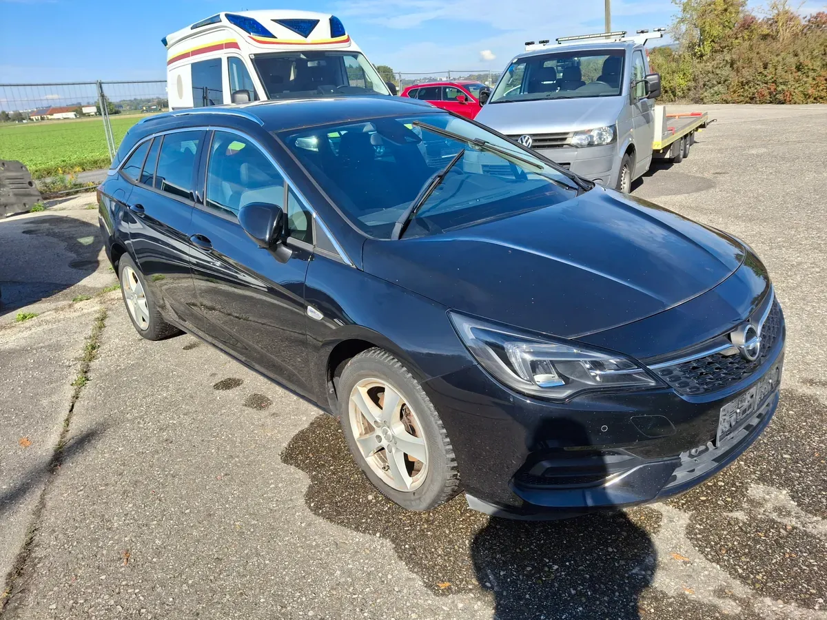Opel Astra 2020 photo 2