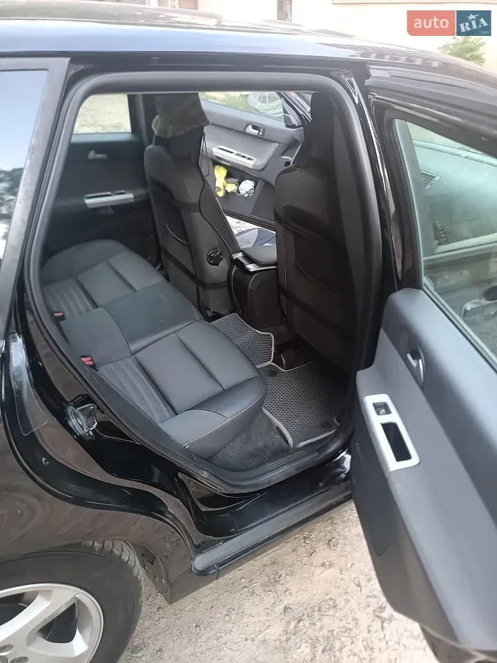 Volvo V50 2010 photo 2
