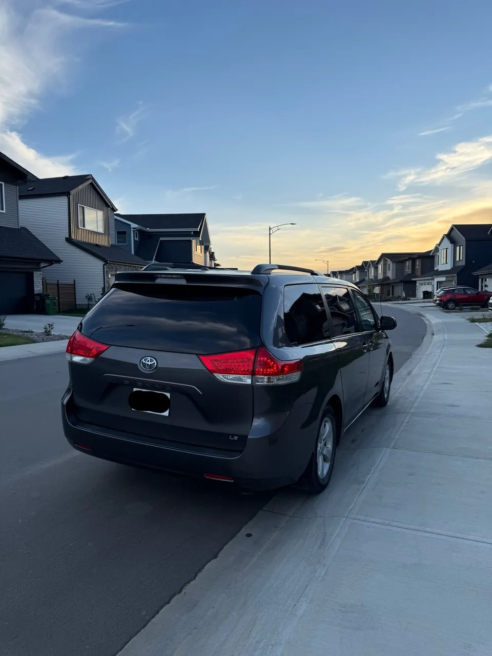 Toyota Sienna 2012 photo 3
