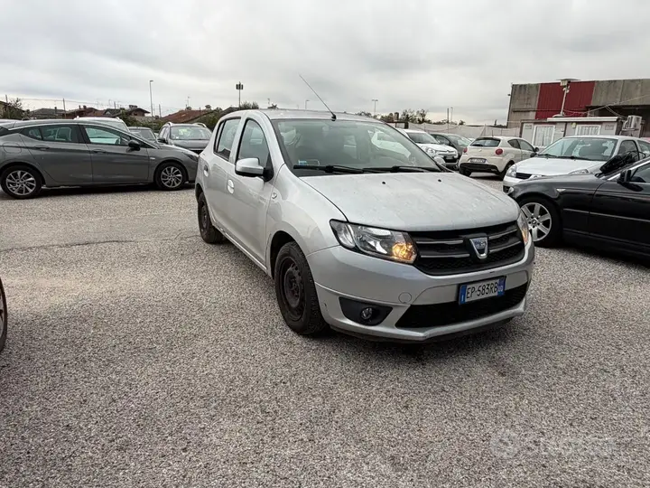 Dacia Sandero 2013 photo 2