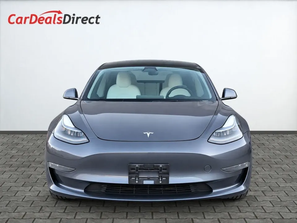 Tesla Model 3 2023 photo 2