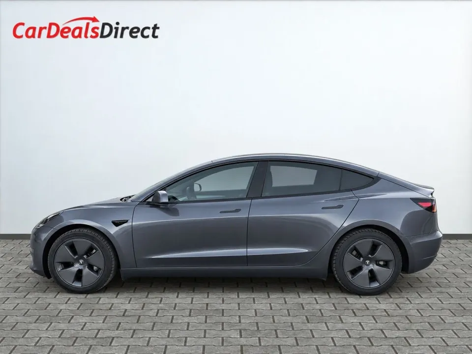 Tesla Model 3 2023 photo 3