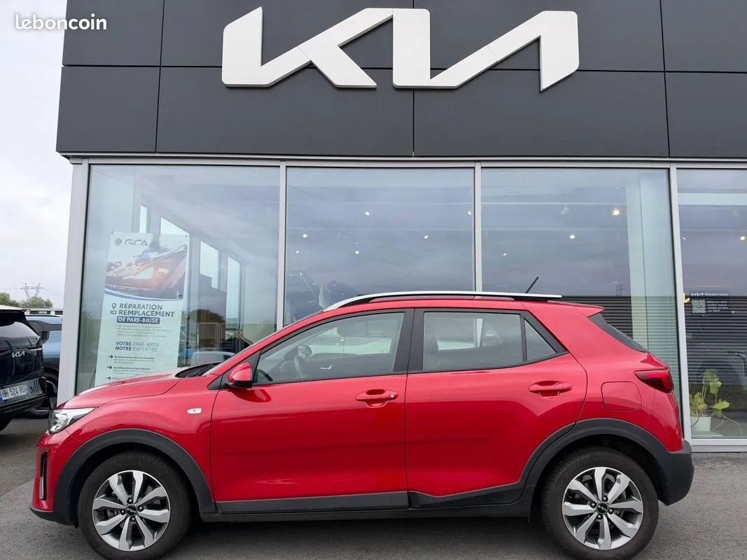 Kia Stonic 2023 photo 2