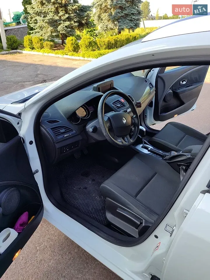 Renault Megane 2010 photo 3