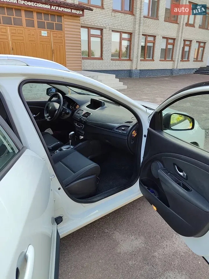 Renault Megane 2010 photo 4
