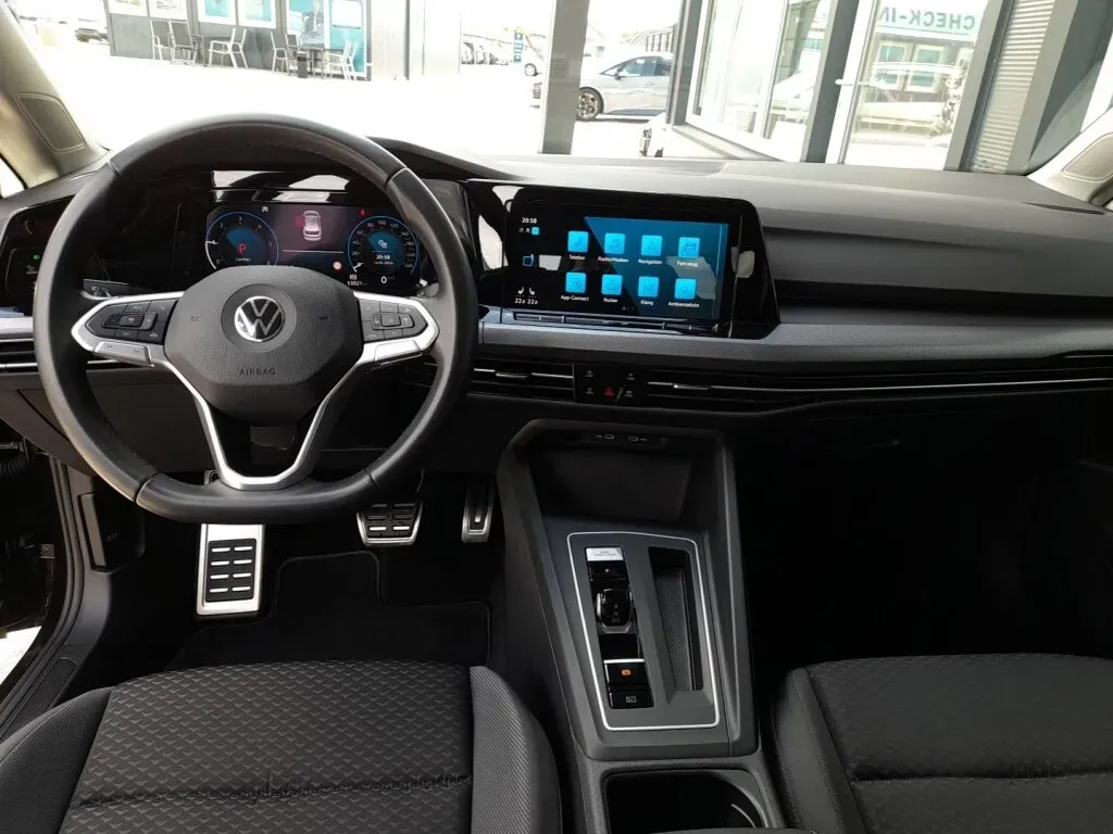 Volkswagen Golf 2022 photo 3