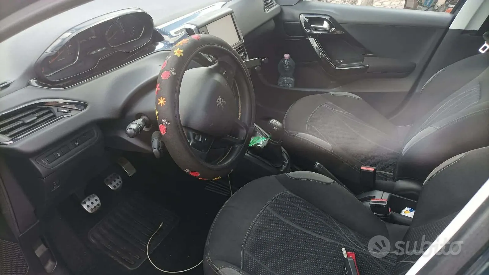 Peugeot 208 2014 photo 4