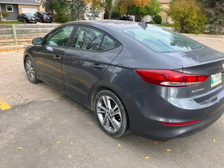 Hyundai Elantra 2017 photo 4