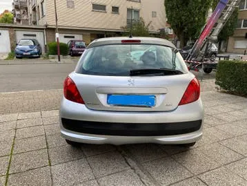 Peugeot 207 2006 photo 3