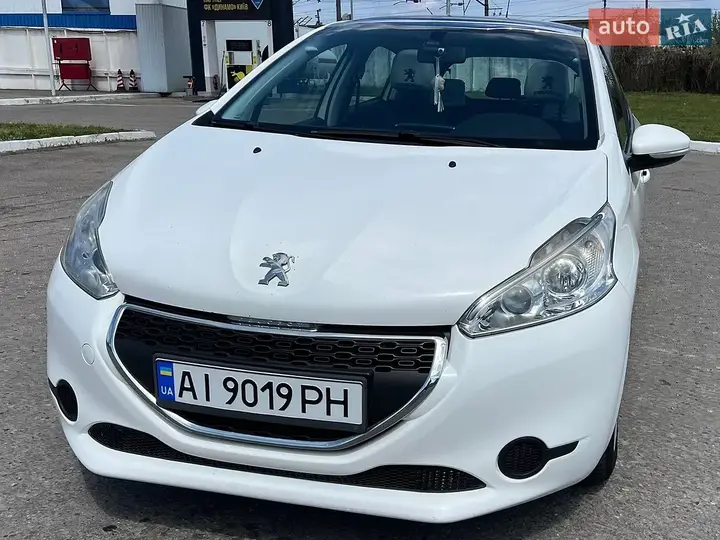 Peugeot 208 2013 photo 5