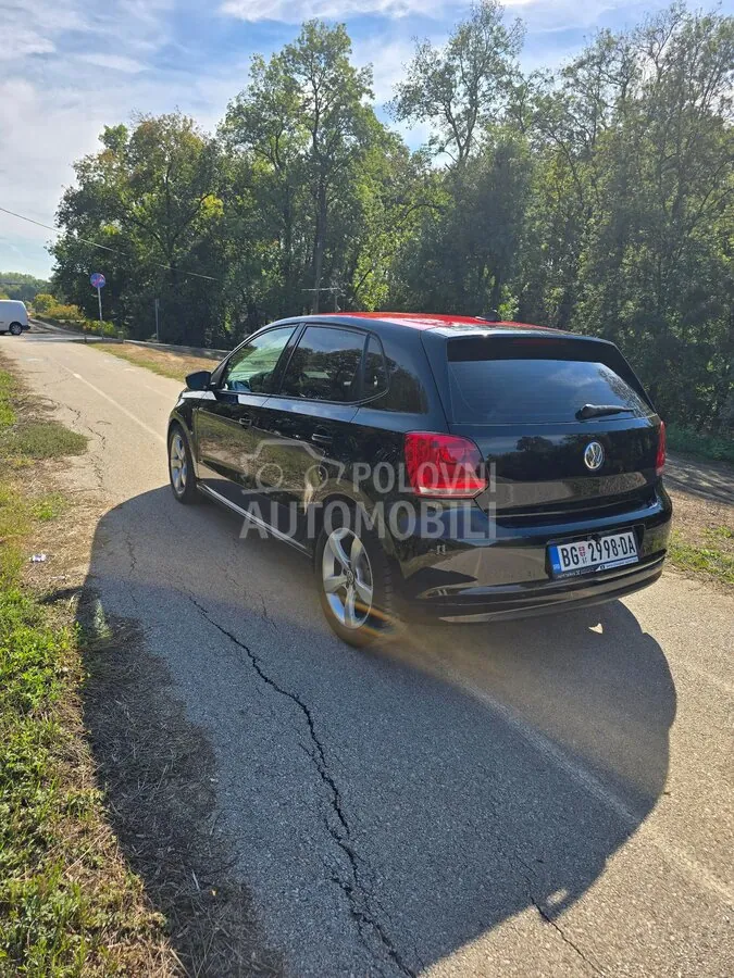 Volkswagen Polo 2011 photo 2