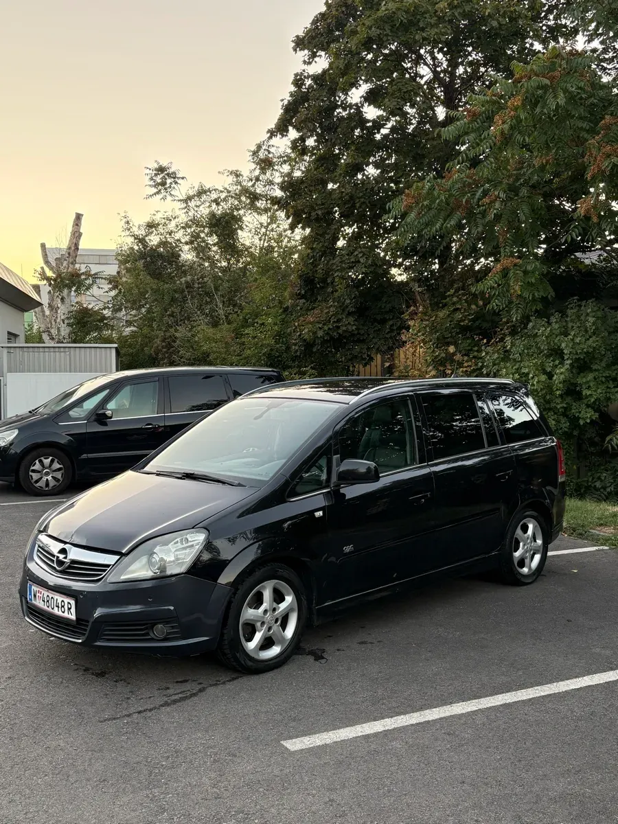 Opel Zafira 2010 photo 3