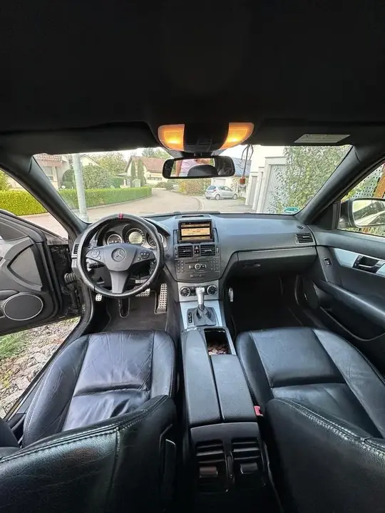 Mercedes-Benz C320