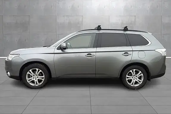 Mitsubishi Outlander 2013 photo 2